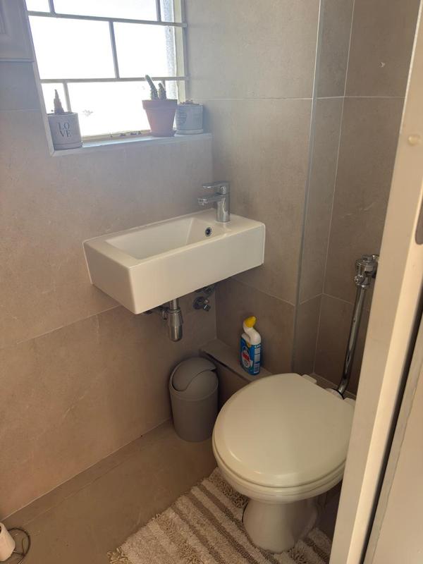 To Let 1 Bedroom Property for Rent in Sea Point Western Cape